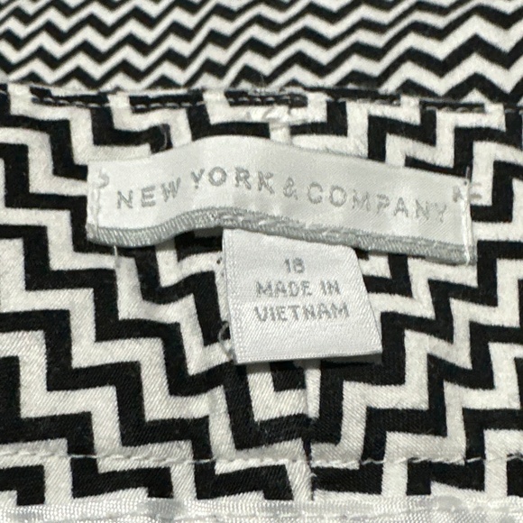 New York & company | Woman’s shorts size 18 - Picture 5 of 6